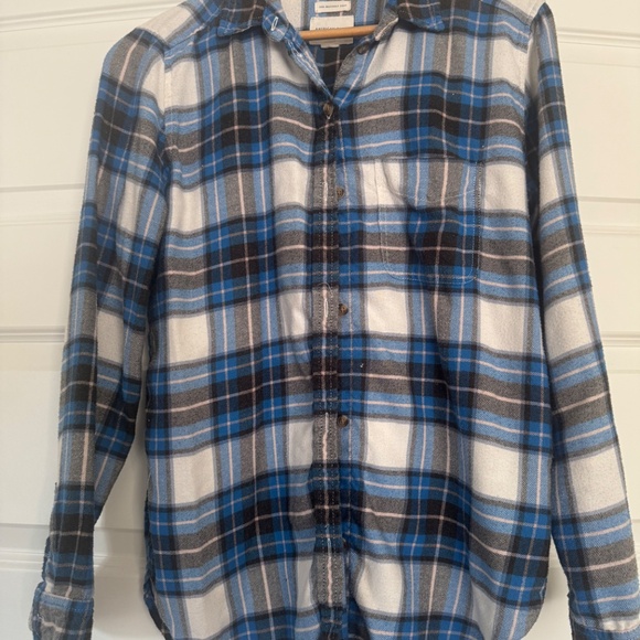 Five Women’s Western Plaid Shirts - Picture 3 of 5